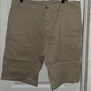 Old Navy Men’s Khaki Flat-Front Shorts - Light Tan
